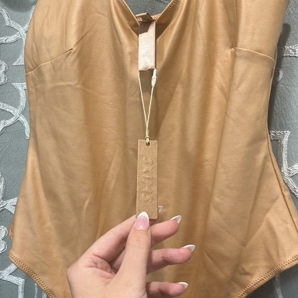 Never worn skims bodysuit - Picture 3 of 3